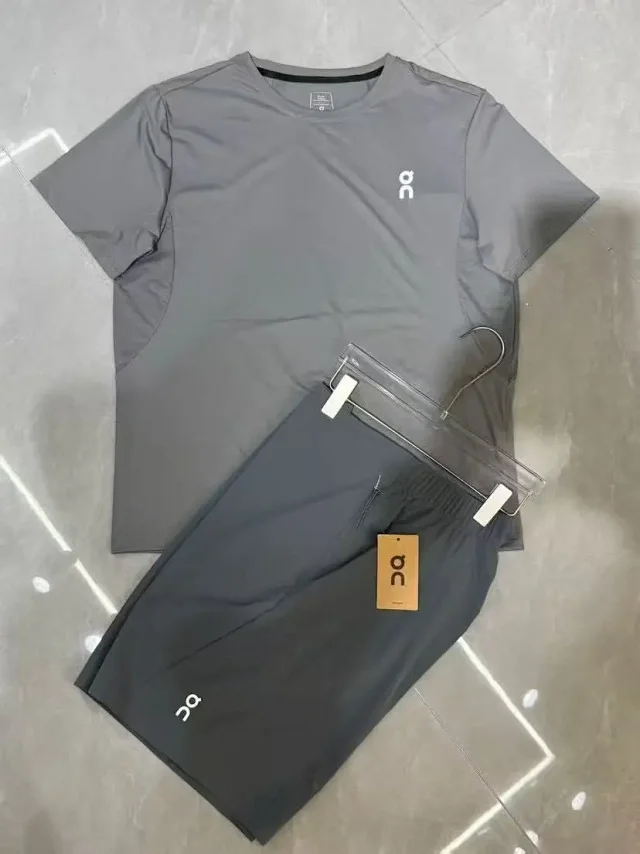 On T-Shirts Crew Neck Logo T-Shirt product detail image 7