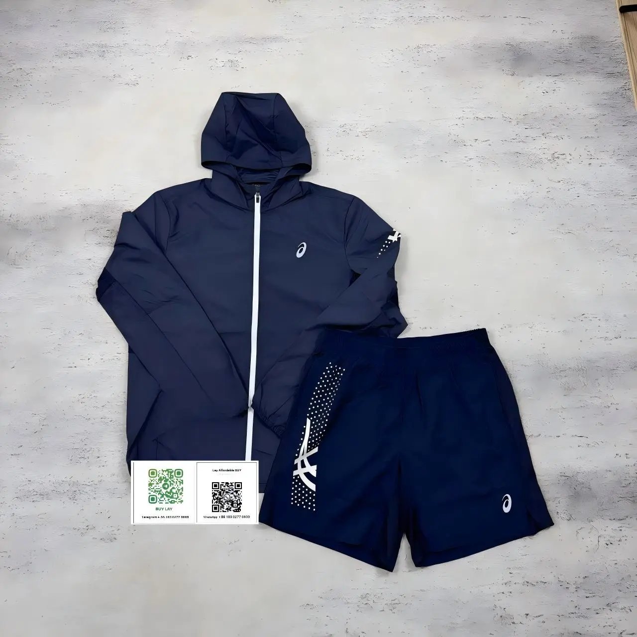 ASICS Jackets Hooded full-zip windbreaker jacket with contrast zipper and dotted sleeve graphic image 3