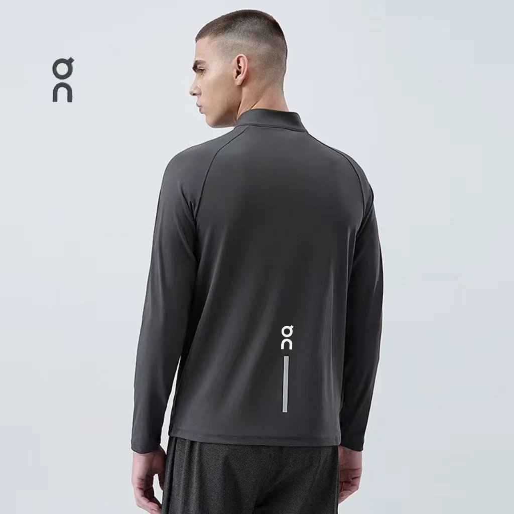 On T-Shirts Crew-neck short-sleeve logo T-shirt image 14
