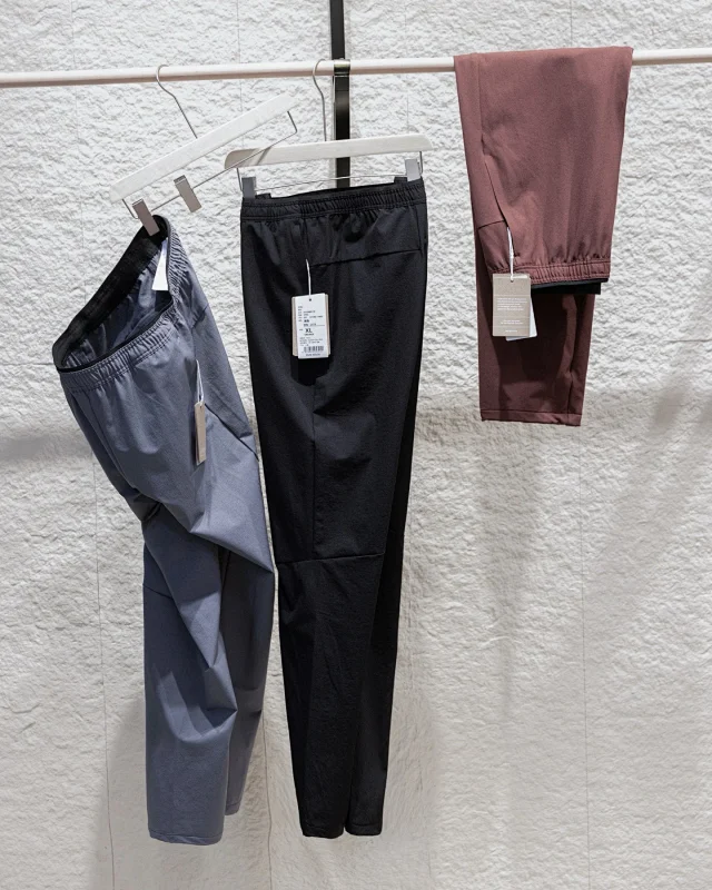 On Trousers Elastic-Waist Sports with Zip Back Pocket product detail image 9