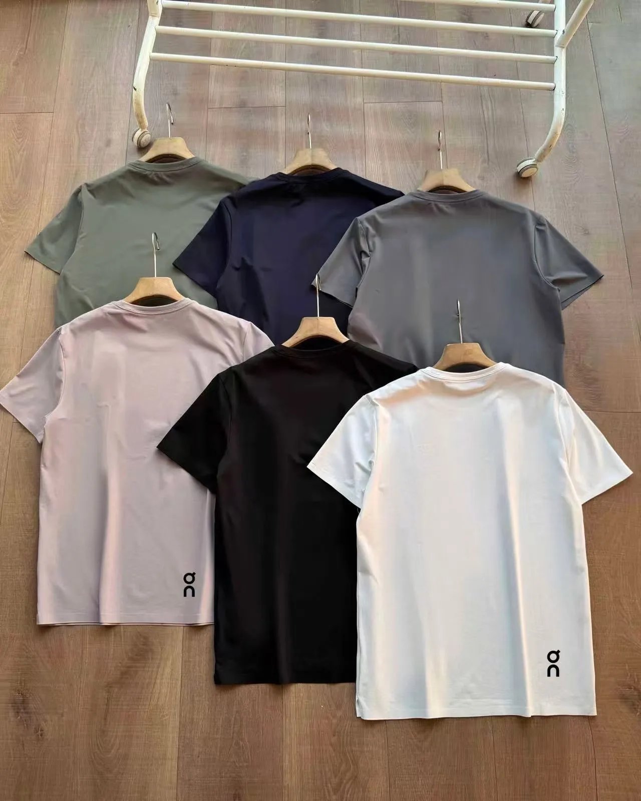 On T-Shirts Crew Neck Logo T-Shirt image 2
