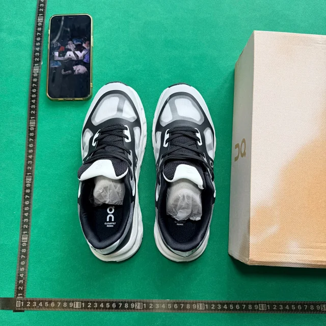 On Sneakers Cloudtilt Remix product detail image 7
