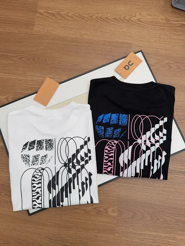 On T-Shirts Loewe logo print product detail image 15