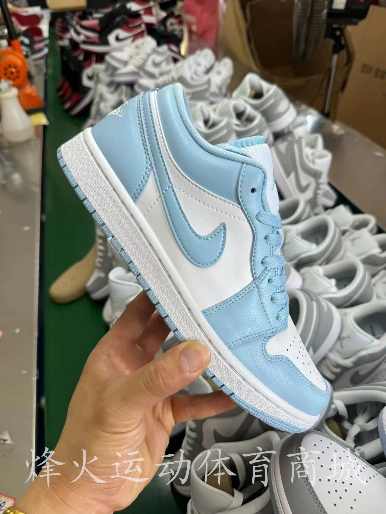 Jordan 1 Low Shoes — White card blue DC0774-141 colorway — USFans Spreadsheet photo