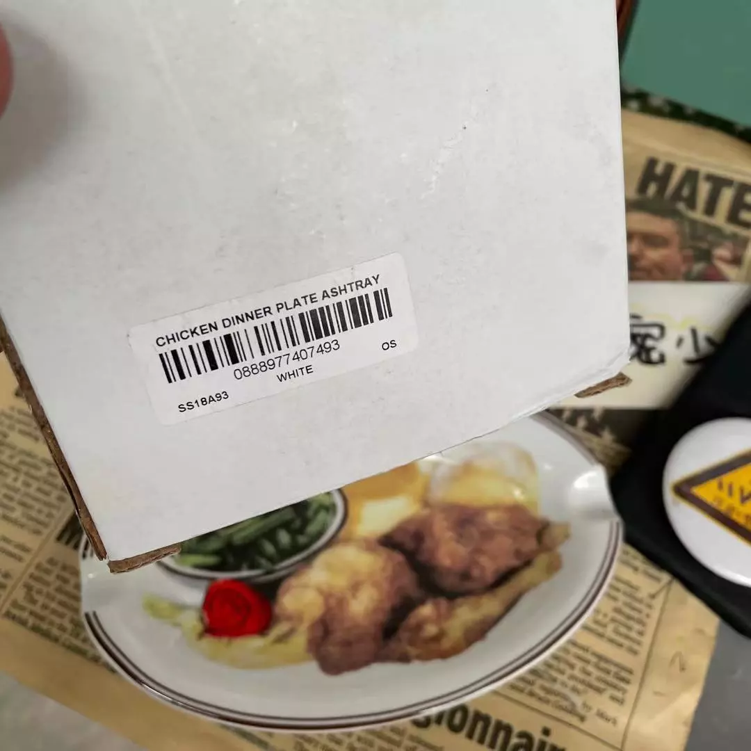 潮牌Supreme吃鸡盘18SS Chicken Dinner Plate联名陶瓷烟灰缸炸鸡盘子 潮牌Supreme吃鸡盘18SS Chicken Dinner Plate联名陶瓷烟灰缸炸鸡盘子