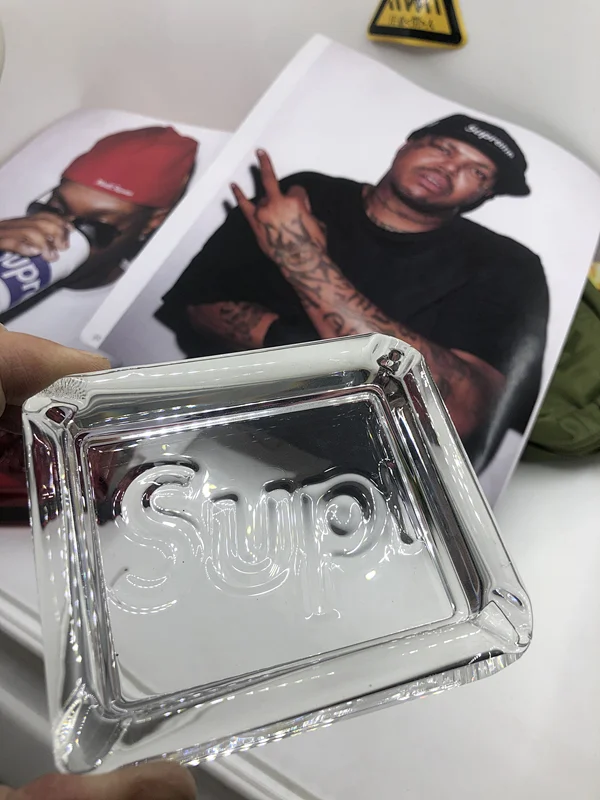 20SS Supreme Debossed Glass Ashtray Two Tone Crystal Ashtray Trend