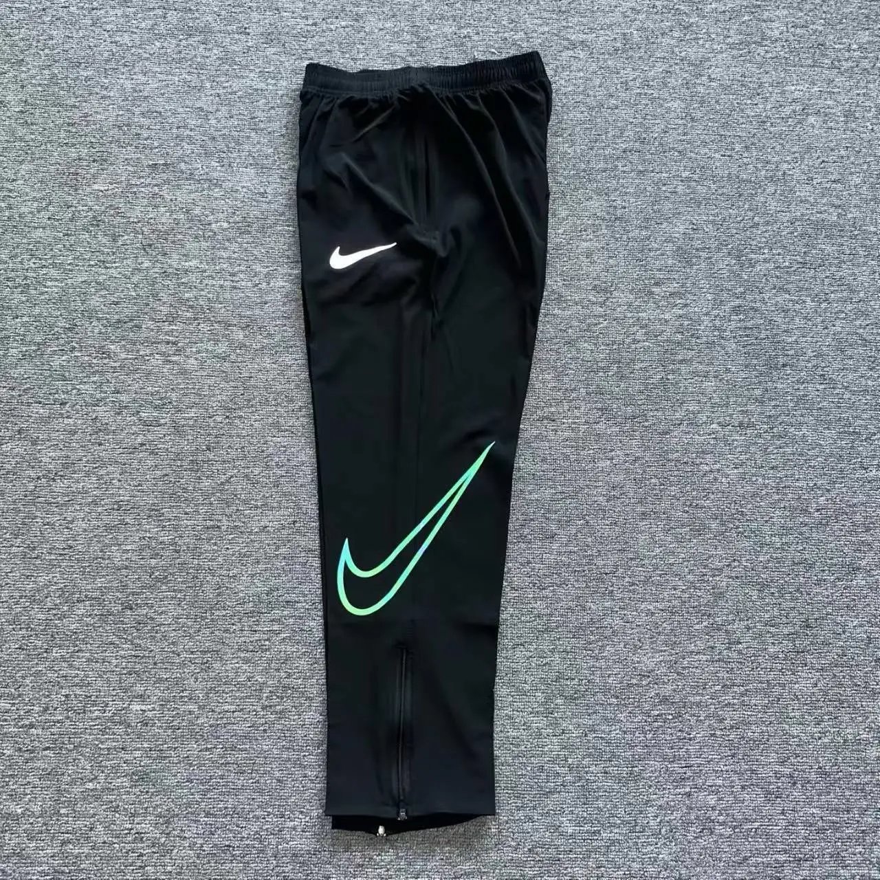 Reflective green hollow hook