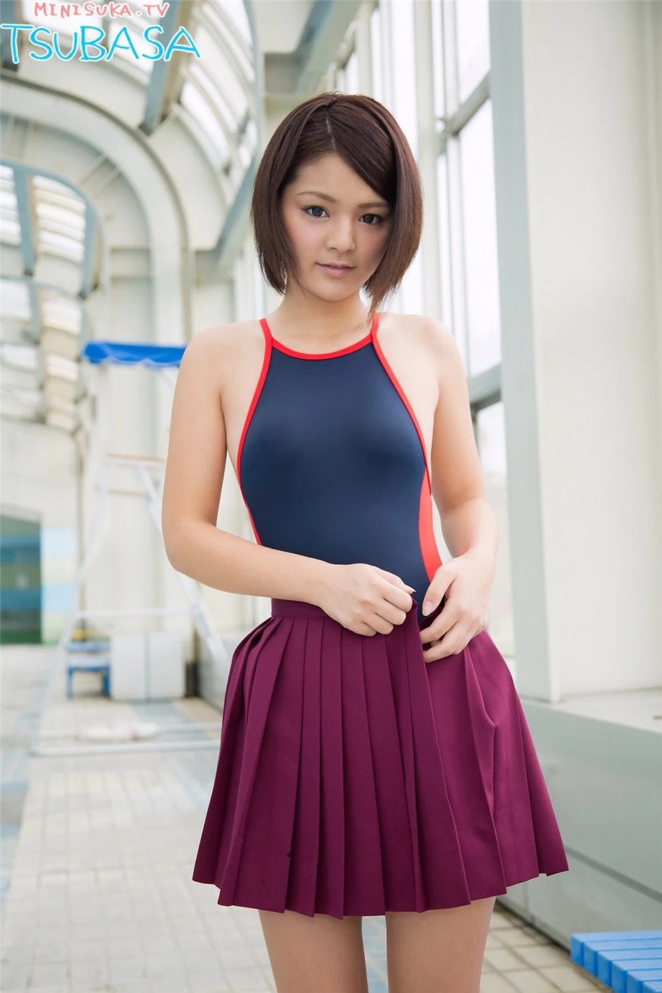 日本短发美女性感泳衣翘臀诱惑照