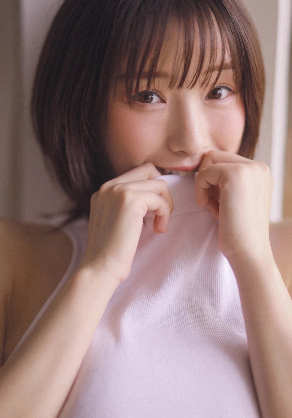 日本短发美女童颜巨乳清凉私房摄影