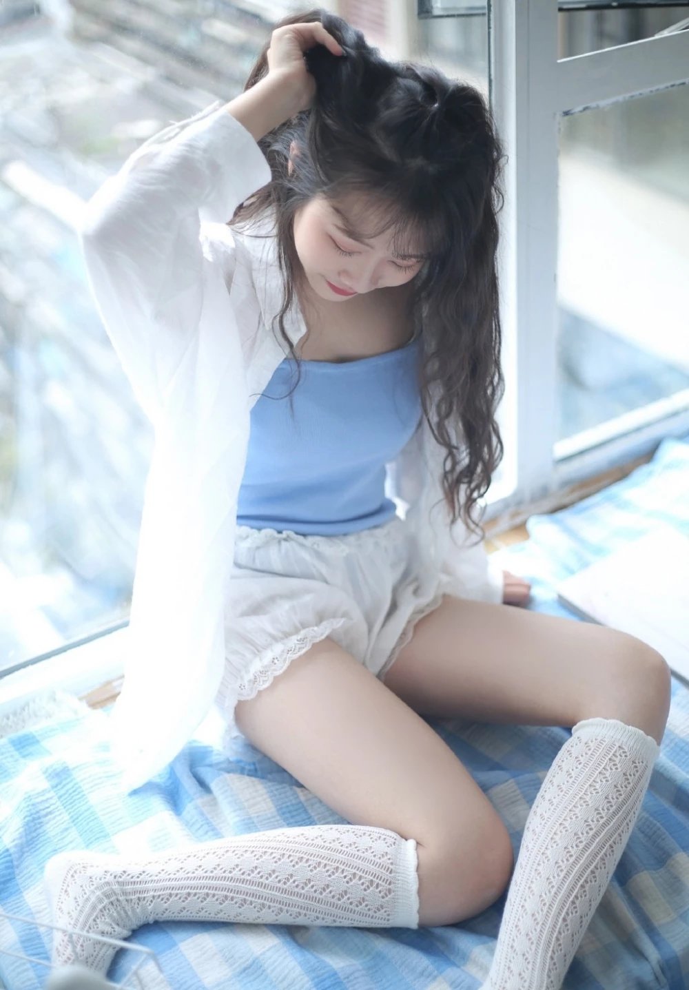 超短裤美女白皙细腿丝袜诱惑日系写真