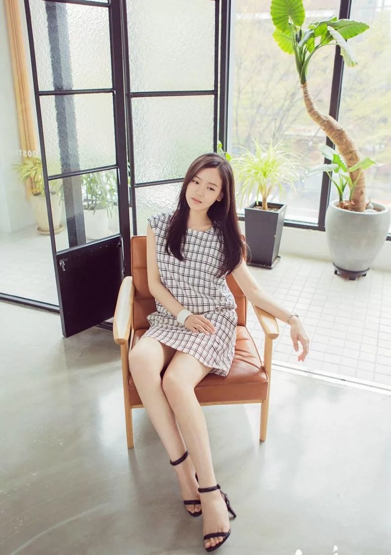 韩国女明星姜汉娜室内小清新写真