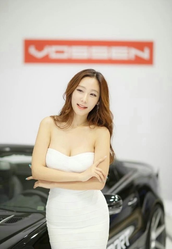 韩国极度丰满车模性感优雅图片