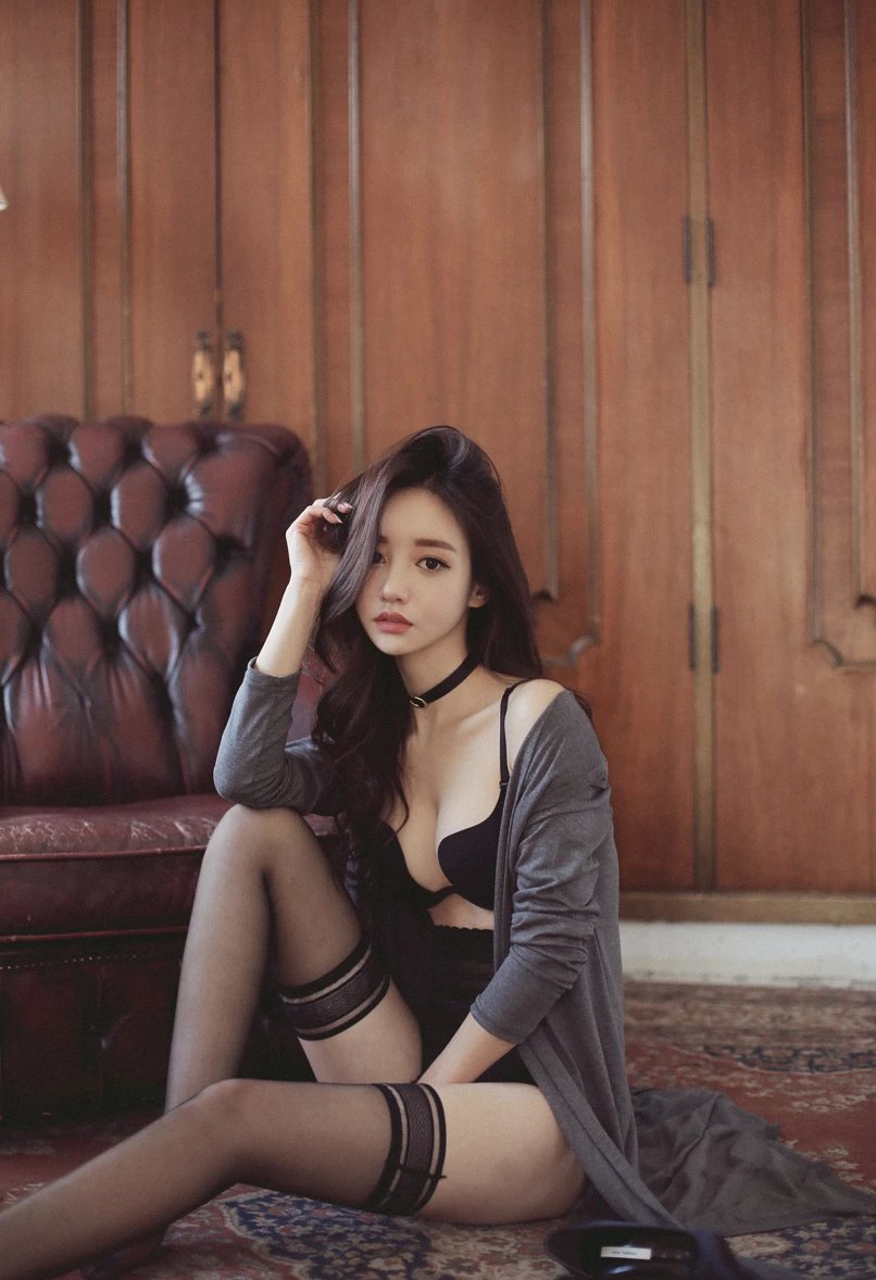 韩国极品美女模特性感黑丝内衣照