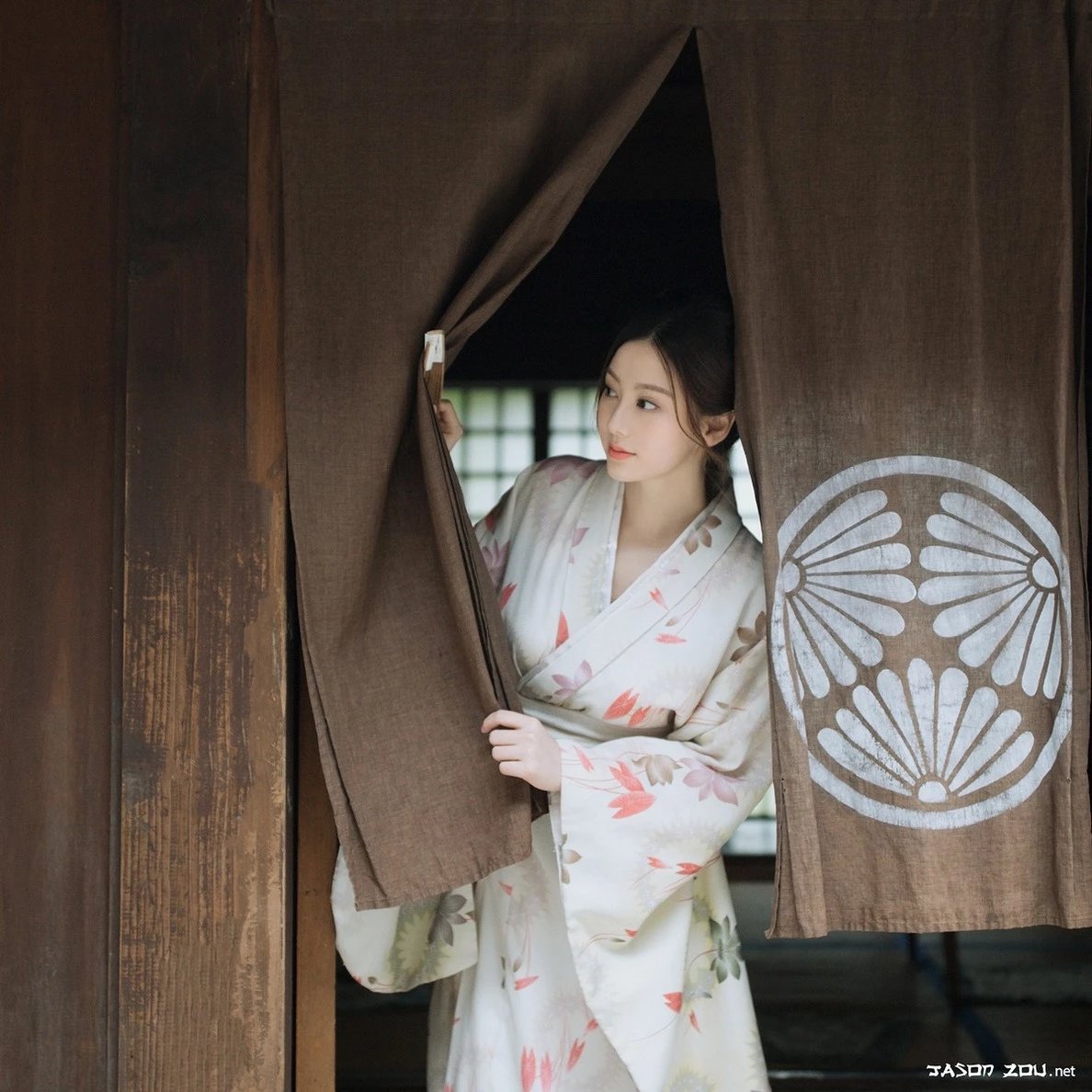 日本古装和服美女甜美迷人写真照
