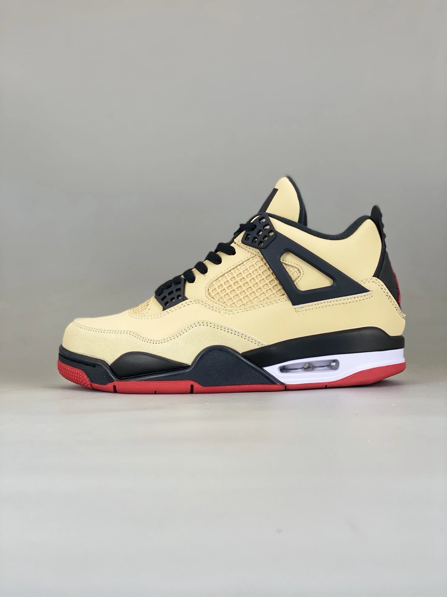 Air Jordan AJ4 Retro 全套原纸板楦头开发 原厂特供皮料加持 确保原汁原味 完美呈现四代版型 一比一鞋头弧度高度鞋身弧度 数据细节工艺流程均保持原鞋一致 原厂TPU网格鞋带扣 正确内