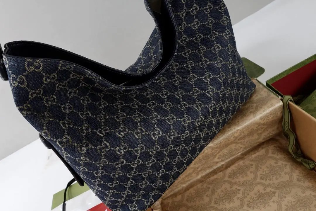 LitBuys Shoulder Bag