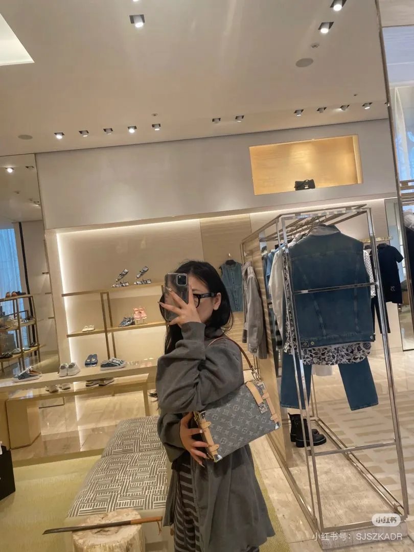 LitBuys Shoulder Bag