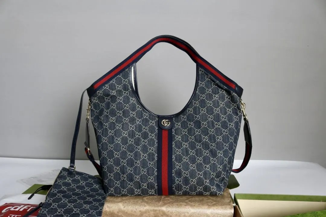 LitBuys Tote Bag