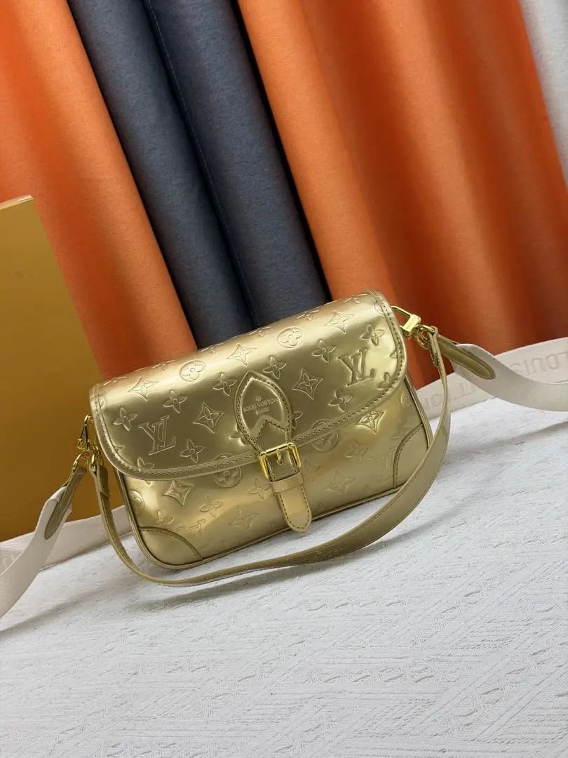 LitBuys Shoulder Bag