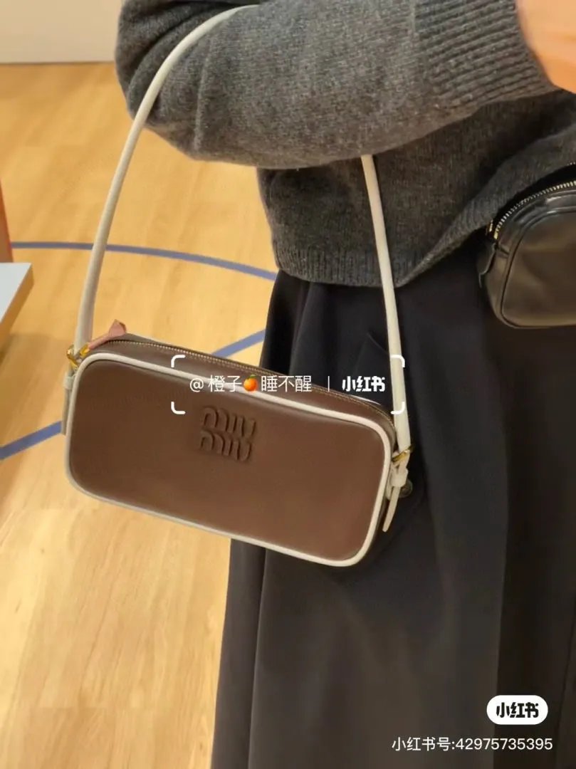 LitBuys Shoulder Bag