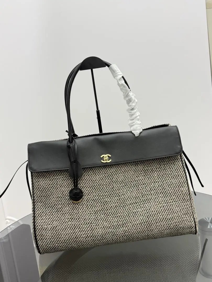 LitBuys Tote Bag