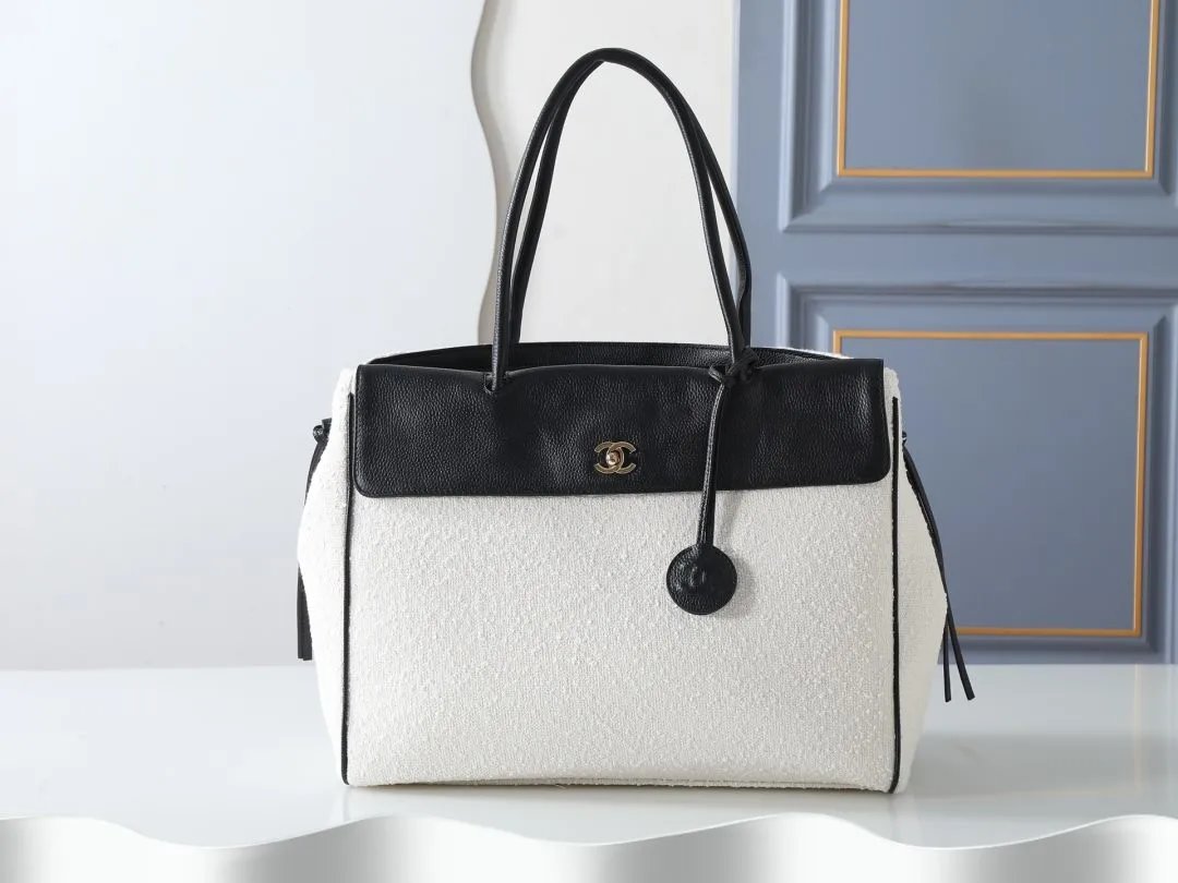 LitBuys Shoulder Bag