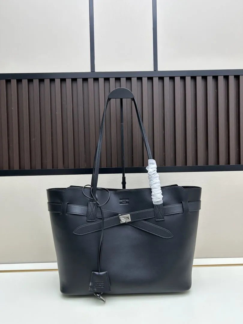 LitBuys Tote Bag