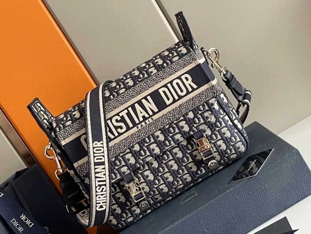 LitBuys Shoulder Bag