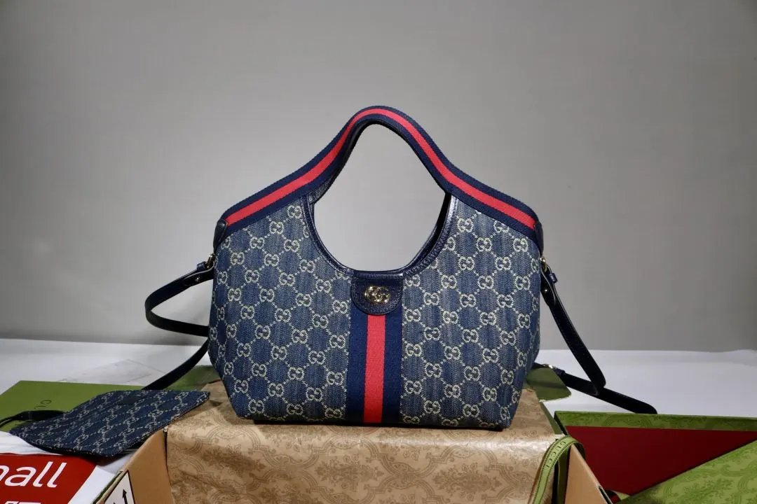 LitBuys Tote Bag