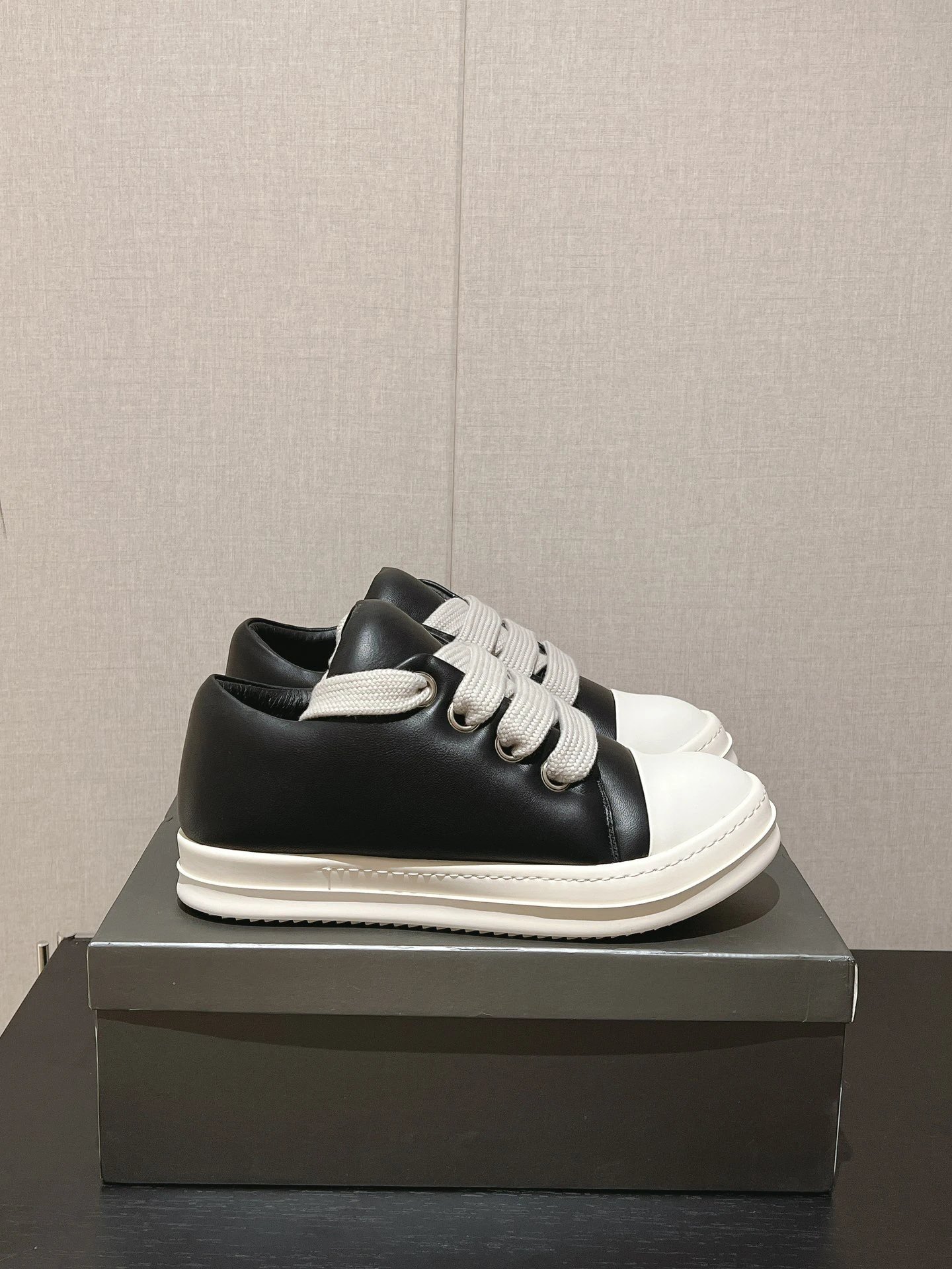瑞克.欧文斯 Rick Owens 23ss秋季新款复线新款缎面五芒星刺绣款 内里帆布