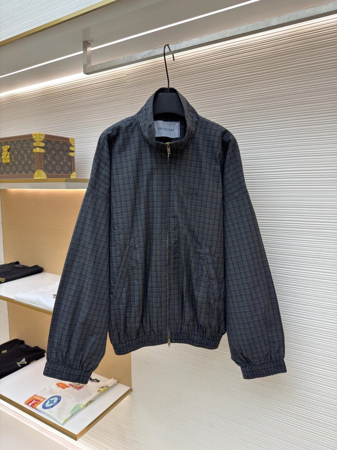 Balenciaga 双向拉链开合刺绣格纹