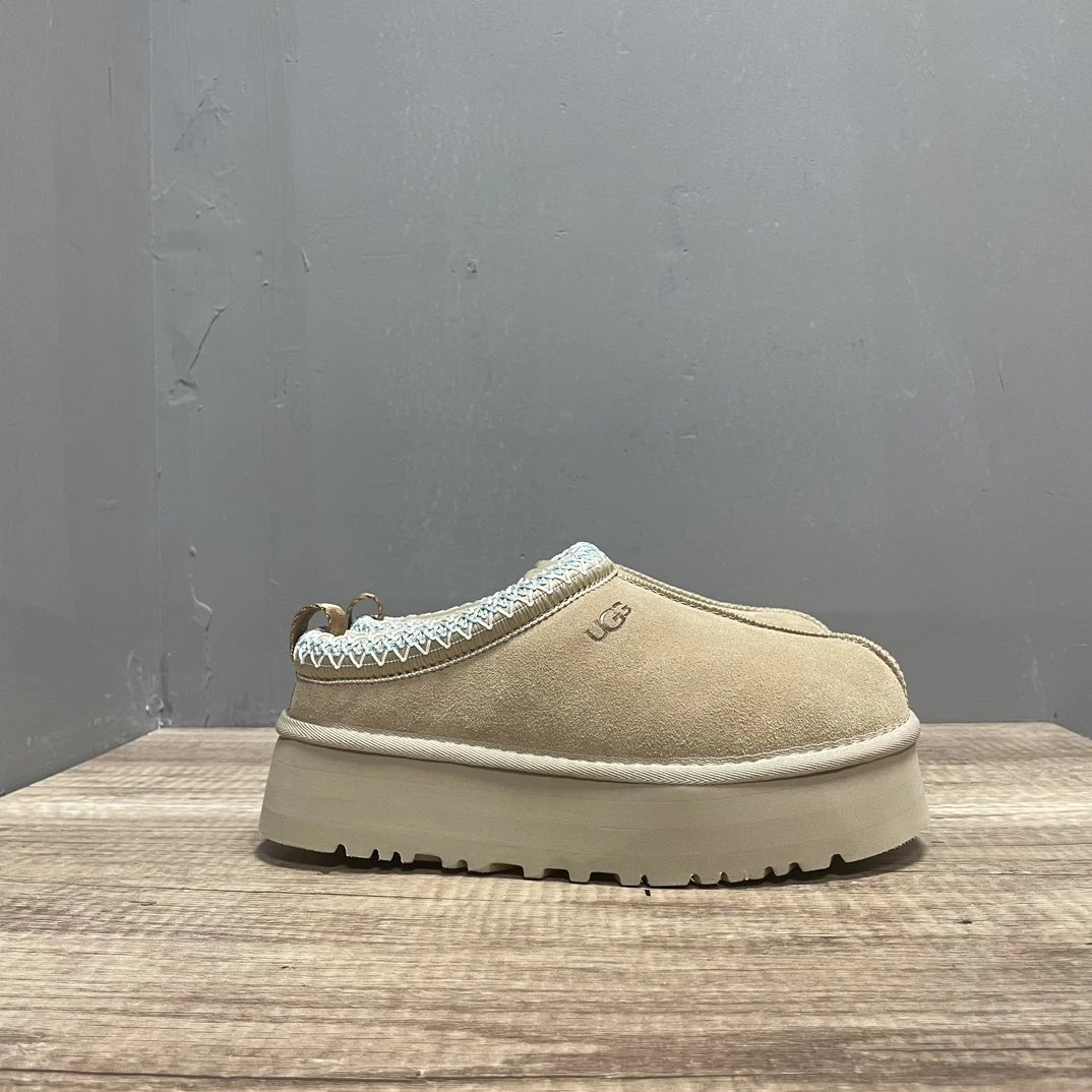 UGG Tazz 厚底民族风 舒适休闲包头拖鞋 女款 内里全羊毛 厚底松糕增高又显腿长 温柔经典又百搭