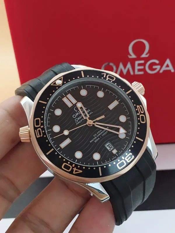 欧米茄 OMEGA 海马系列 夜光腕表，瑞士天文台认证钟表自动机械男士手表，42毫米表盘，橡胶表带
