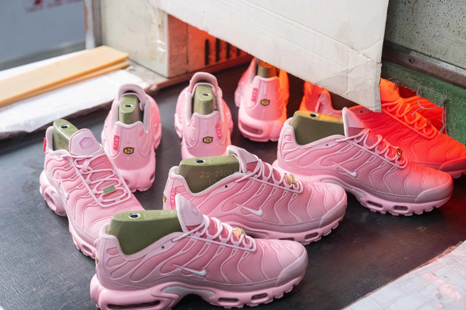 自取/代发自减 Max版 Max气垫 粉色 白粉 TN Nike Air Max Plus “Atlanta” 城市限定 亚特兰大 • 鞋头正确TPU材质 鞋面高频TPU材质1.0厚度 原鞋一致层次感