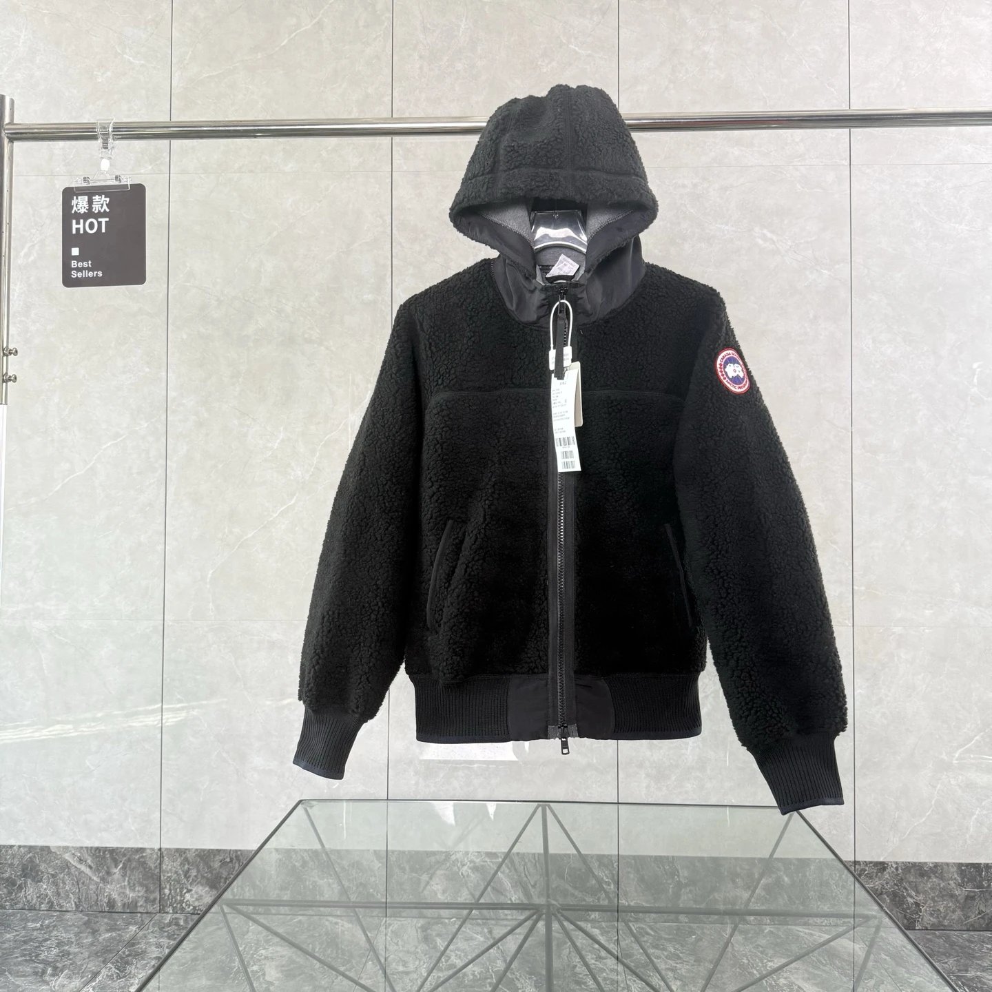 A0 Canada Goose加拿大鹅 Simcoe 系列 加拿大鹅 SS22 Logo贴标拉链连帽羊毛抓绒 夹克外套 女款 Simcoe 羊羔绒拉链夹克采用Kind人造长毛羊羔绒制成我们的新一代羊毛