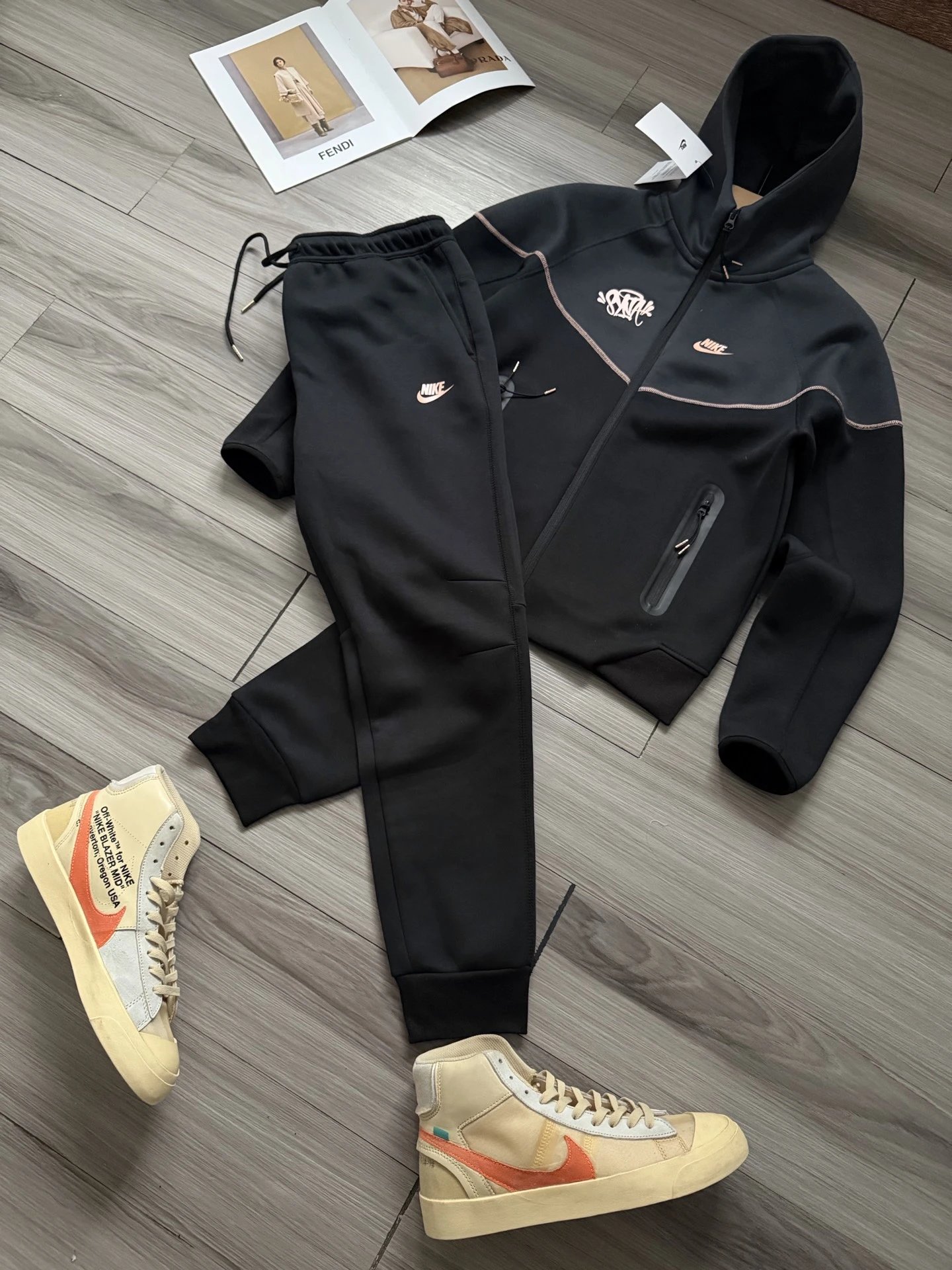 外套 包邮 裤子 包邮 NIKE x Central Cee 联名款 Tech Fleece Windrunner 申州订单 徽标字母logo胶印 男女款运动休闲套装 拉链连帽卫衣 卫裤长裤. 颜色：