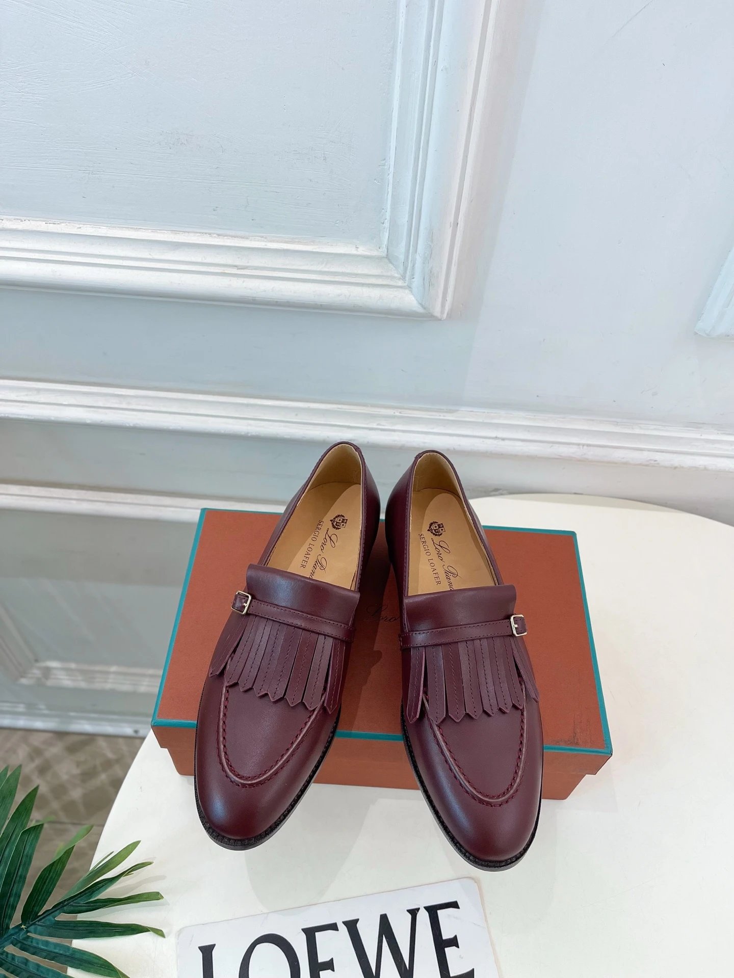 Loro Piana 乐悠翩雅 代购级别2026春夏新品 复古流苏乐福鞋 ————————— LP是意大利顶级奢侈品牌 低调奢华 设计都是一贯纯色系 简单、细节巧妙、清新脱俗！ 不想满大街撞款的可以看