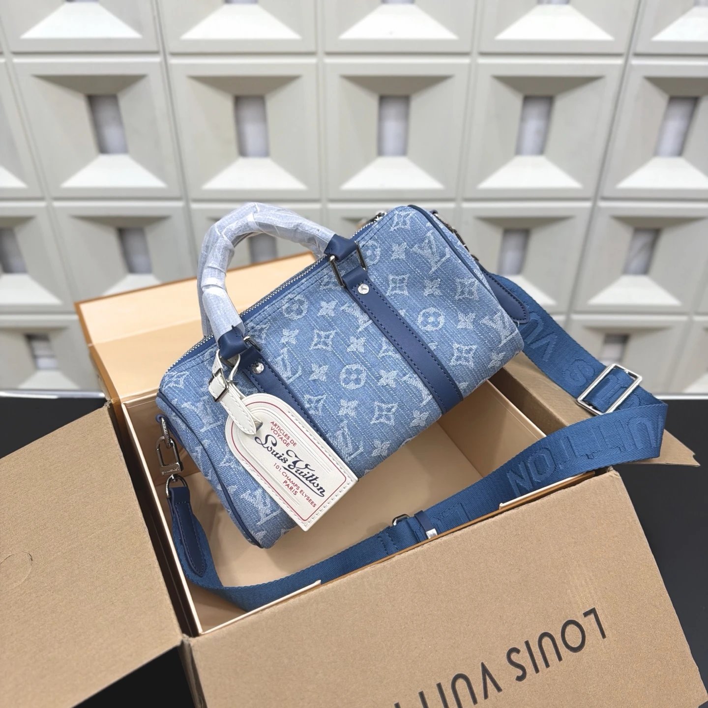 Louisvuitton lv KEEPALL 25 牛仔布原版单肩斜挎包 实物拍摄 原厂面料 礼盒配送 规格 25 cm 
