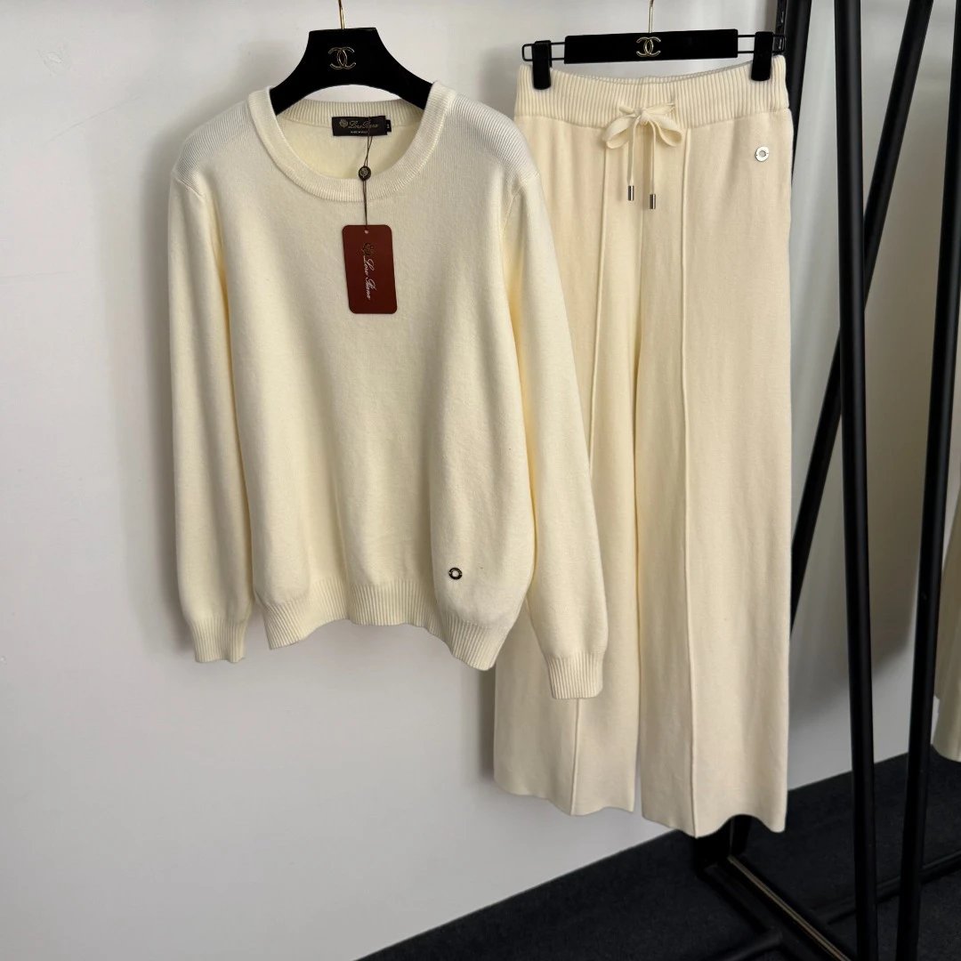 款号20256605 Loro Piana*LP新款针织，金属圈圈装饰 纯色简约套头衫+松紧高腰针织，米白色，灰色，咖色，红色，黑色，杏色，S-XL，【M码：肩