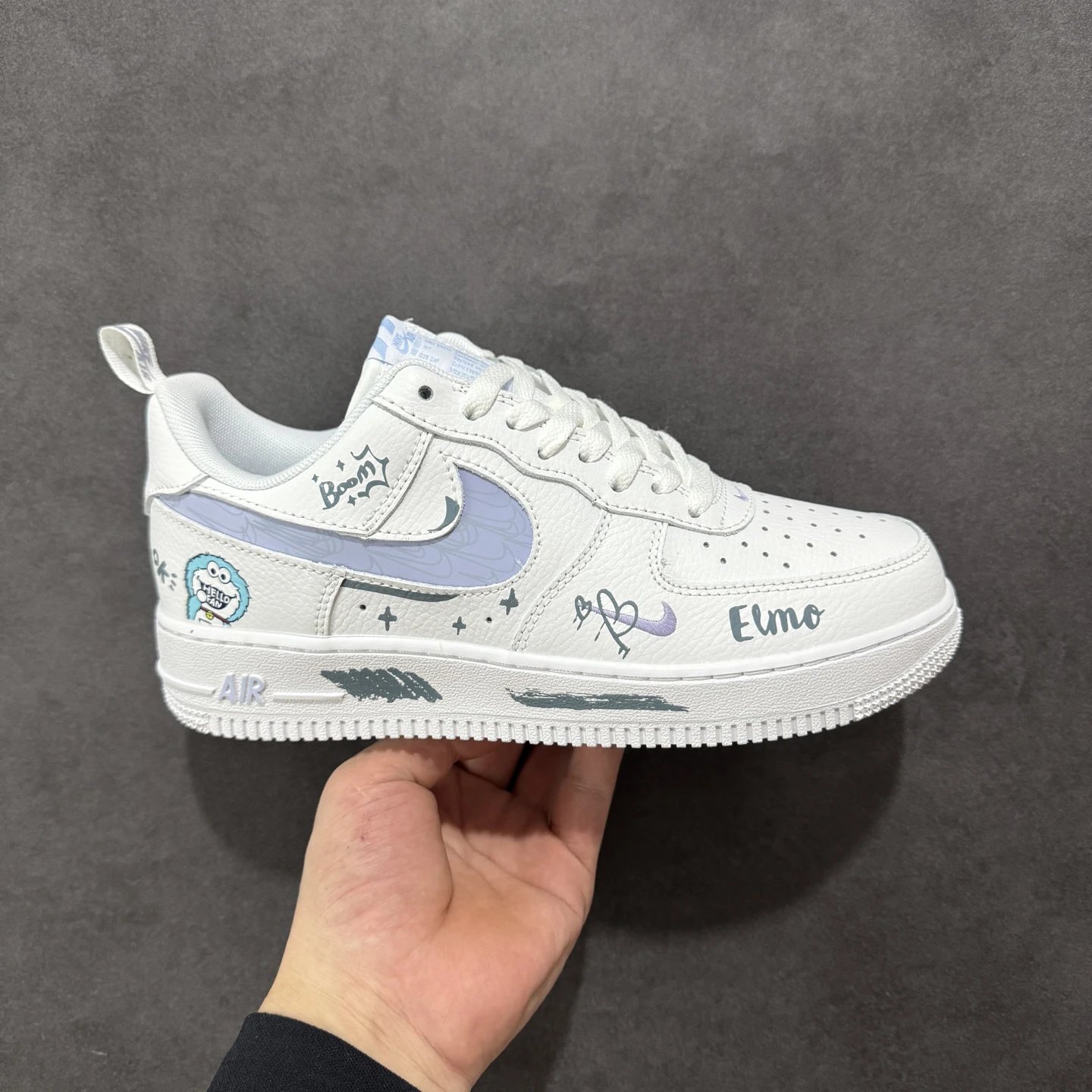 支持放店 【定制版】520系列限定 芝麻街Nike Air Force 1 SESAME STREET空军一号定制低帮板鞋 芝麻街借助人偶形象及真人表演，综合运