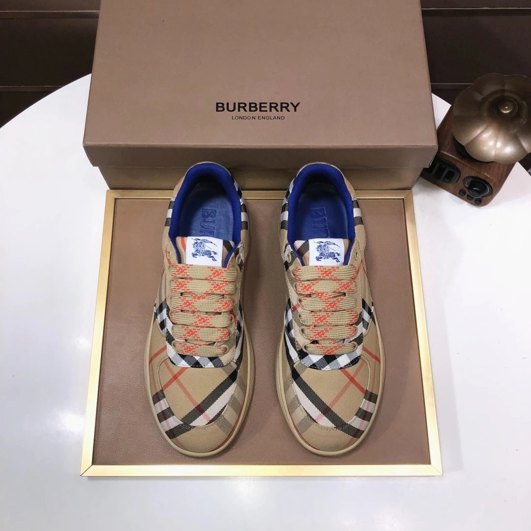 【burberry巴宝莉】经典低帮进口牛皮搭配经典格纹布料羊皮内里原版大底做工精细穿着舒适