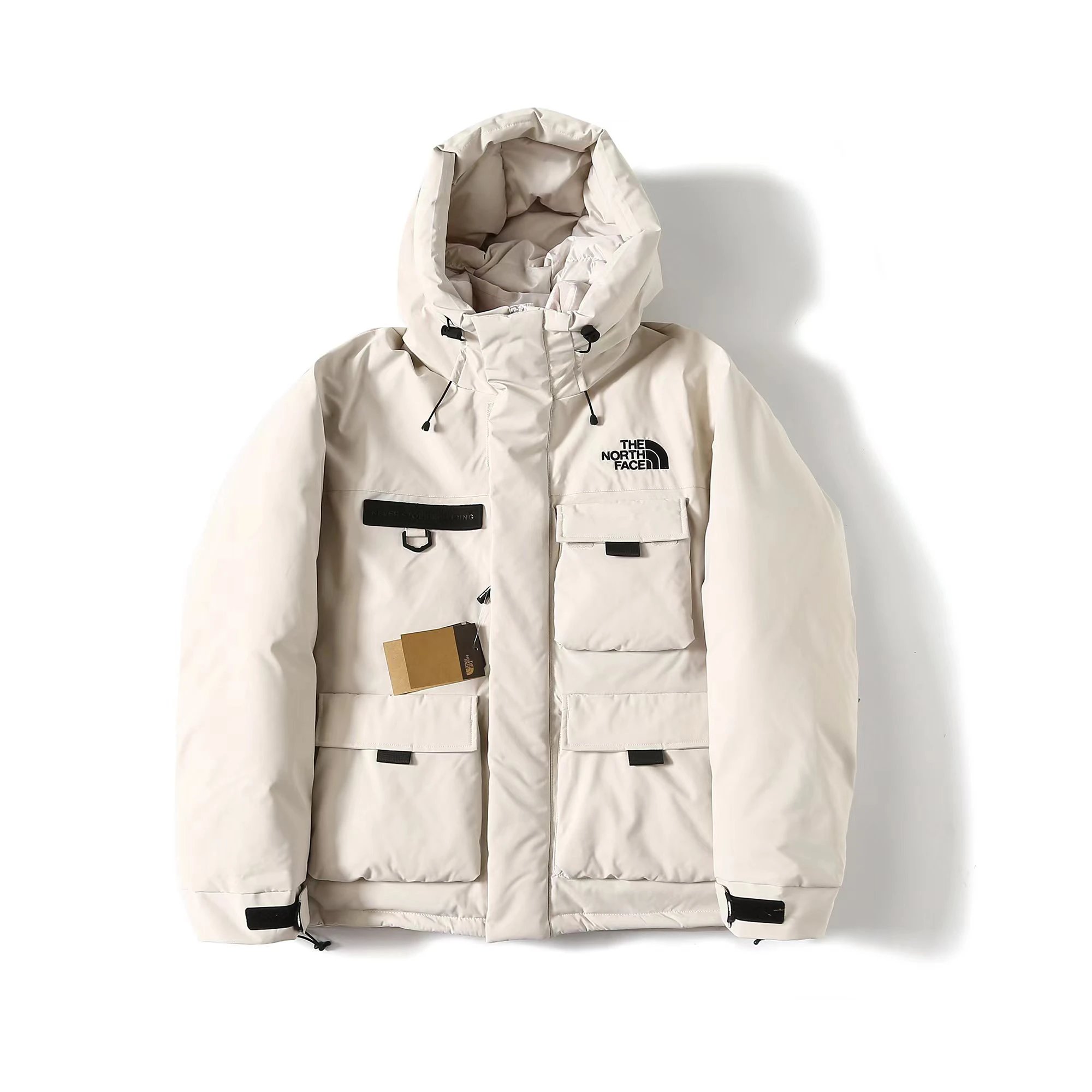THE NORTH FACE SS23 申敏儿同款 纯色LOGO徽标多口袋抽绳连帽工装羽绒服 (新国标80绒) 面料：定制原版一致Aie eco梭织面料 成分涤