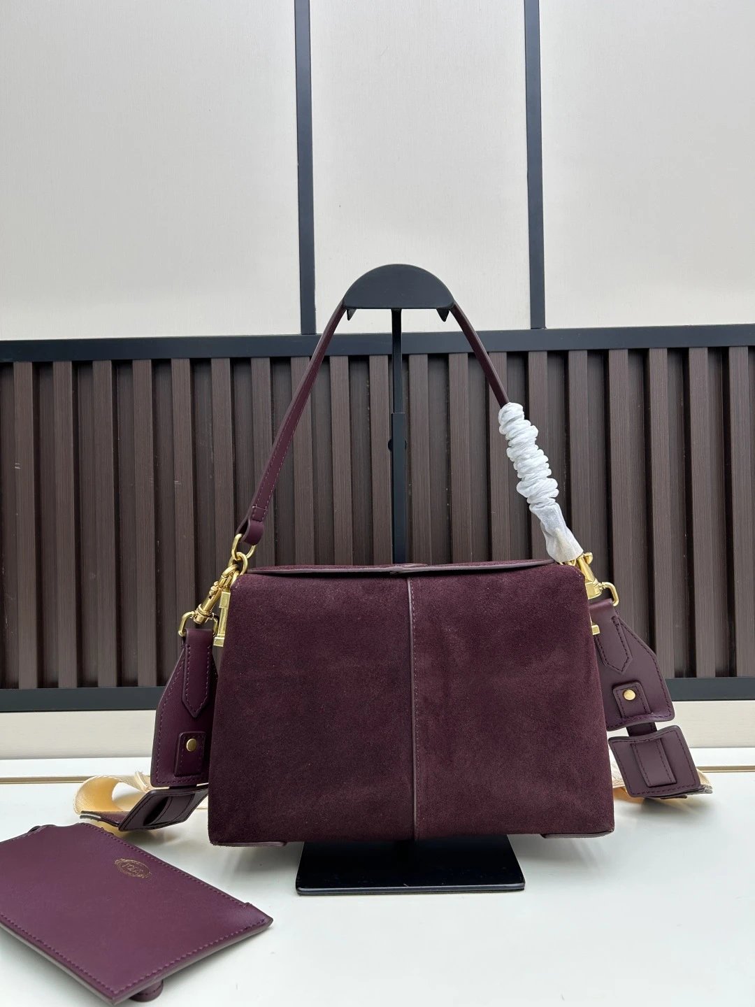 TOD'S 托德斯 配礼盒，半定型包 进口磨砂皮，配有手一条可调节全皮长肩带，可单肩/斜挎/可手拎，阔爱小仙女必备，看到就爱不释手哦！ 型号1H3133、尺寸：25X17.5X10CM