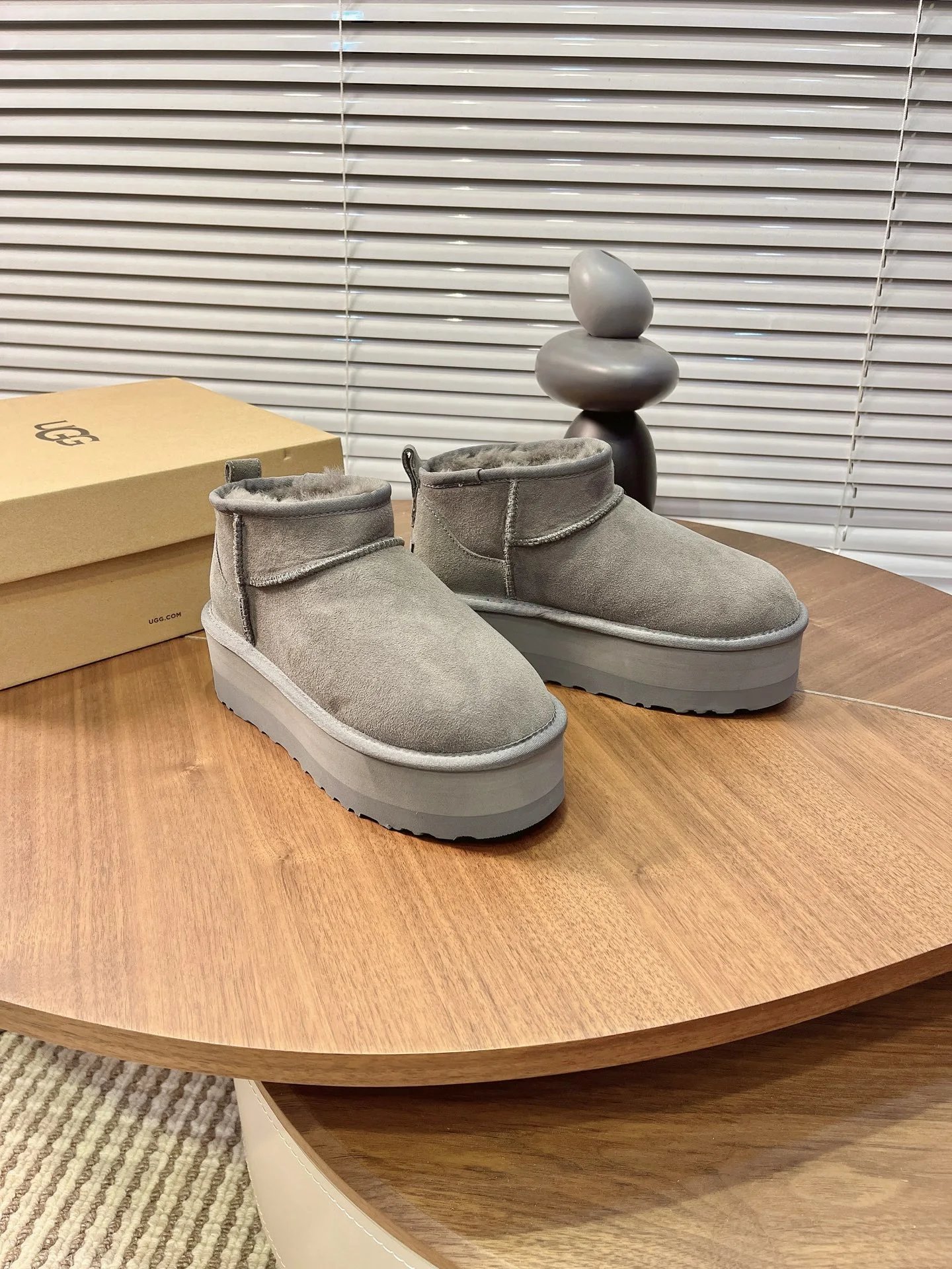 官网对版3层大底) ～～UGG-5092厚底款迷你低帮雪地靴 寒冬刷星“暖潮风” 周冬雨同款UGG改头换面刮起雪地里的时尚感