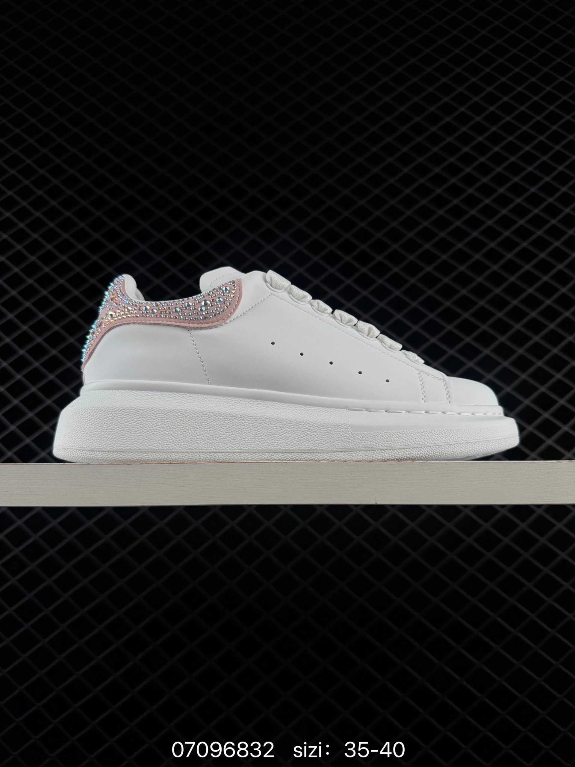 意大利高奢品牌Alexander McQueen亚历山大·麦昆 Sole Leather Sneakers低帮时装厚底休闲运动小白鞋