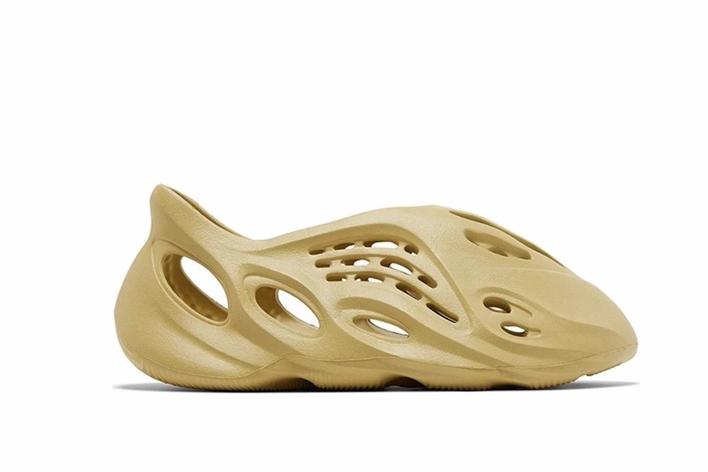 YEEZY FOAM RUNNER SULFUR