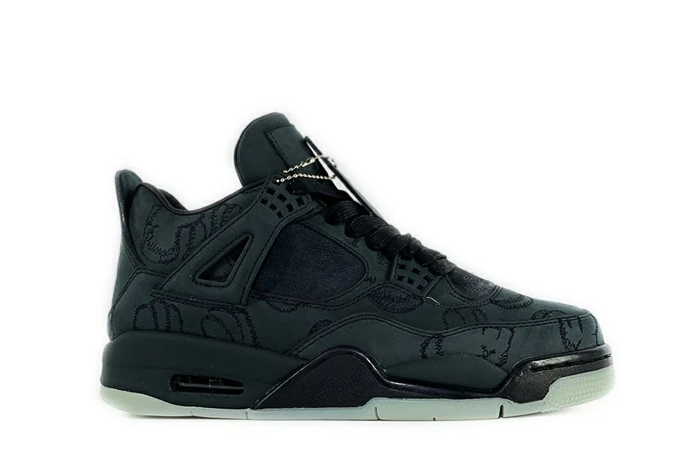 Air Jordan 4 Retro KAWS Negro