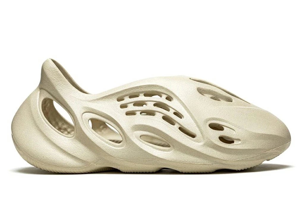 Yeezy Foam Runners Sand Sneakers