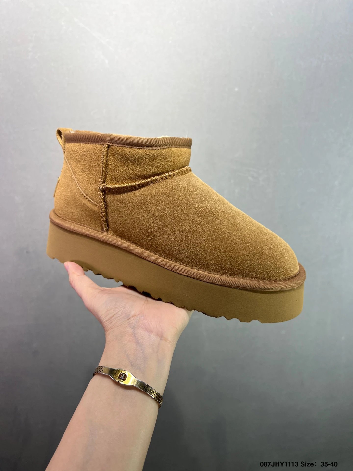 UGG 百搭单品 UGG 秋冬羊皮毛一体雪地靴 全鞋采用ZP同厂 隆丰A级澳洲进口羊皮毛一体 品牌代工厂生产线 完全遵循ZP工艺流程 代工厂原厂版师 秉承无原鞋不开发选择 注重每一处细节 市面最-85