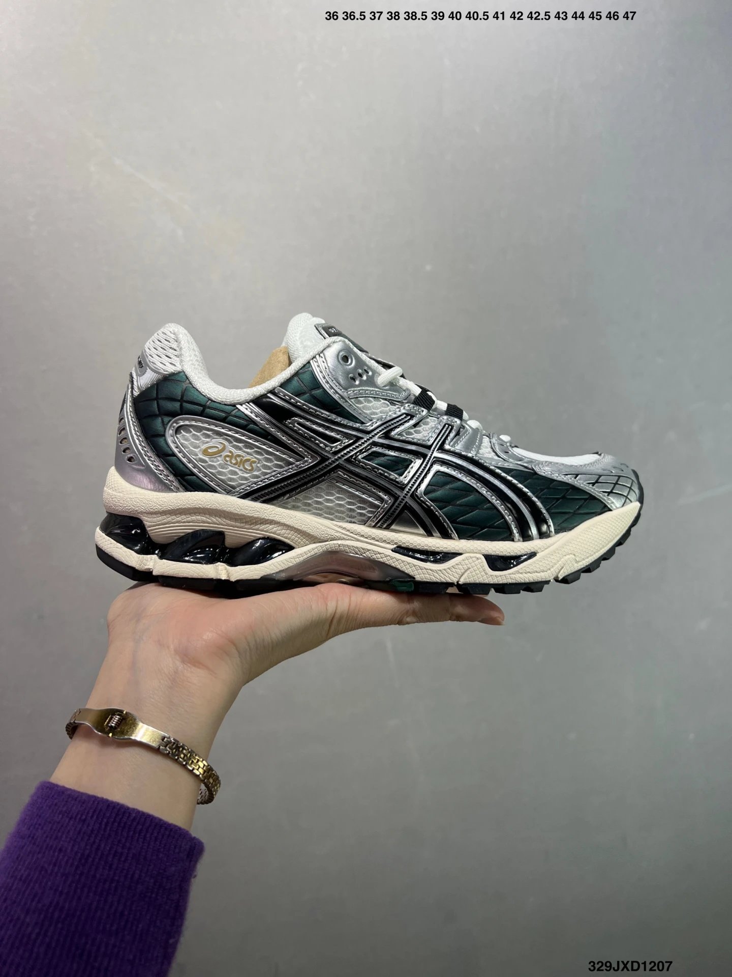公司级Asics GEL-Kahana NIMBUS 10.1 耐磨透气低帮休闲鞋 户外机能元素 Y2K赛道持续对未来世界的无限想象和探索 经典鞋面设计赋予其更加流畅的外观和出色的包裹性 大胆的-11